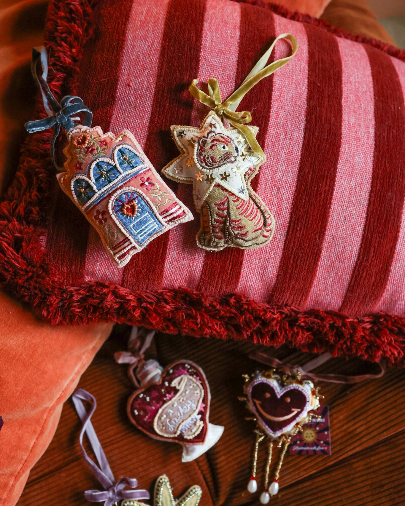 Ornament • Tiger with Star