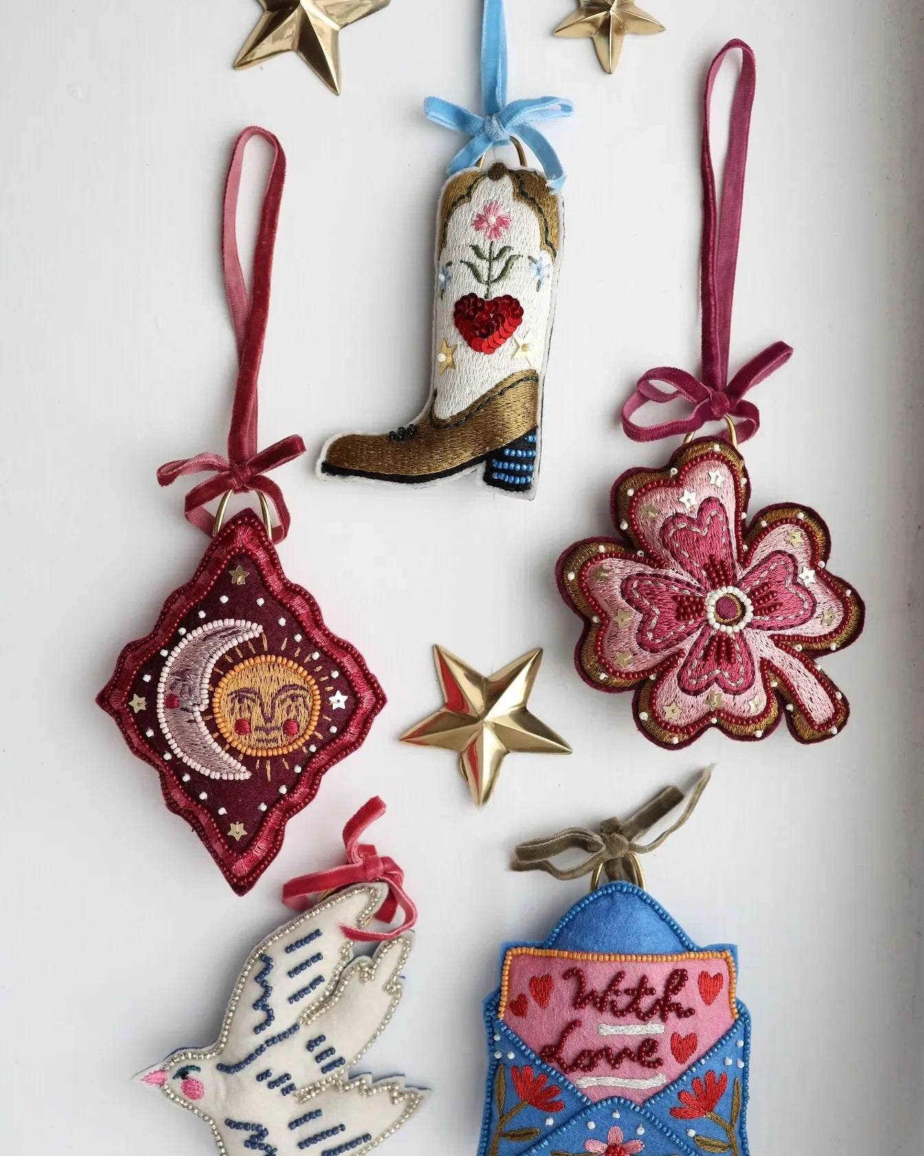 Ornament • White Swallow