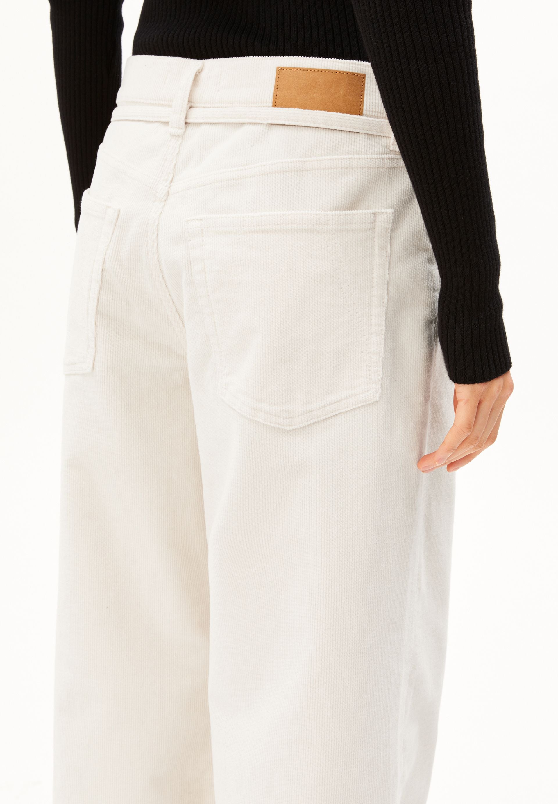 ASTRAEAAS Wide Leg Cordhose in Hellbeige von ARMEDANGELS – Ansicht 3
