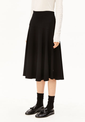 Ausgestellter Jersey-Midirock in Schwarz von ARMEDANGELS – Ansicht 1