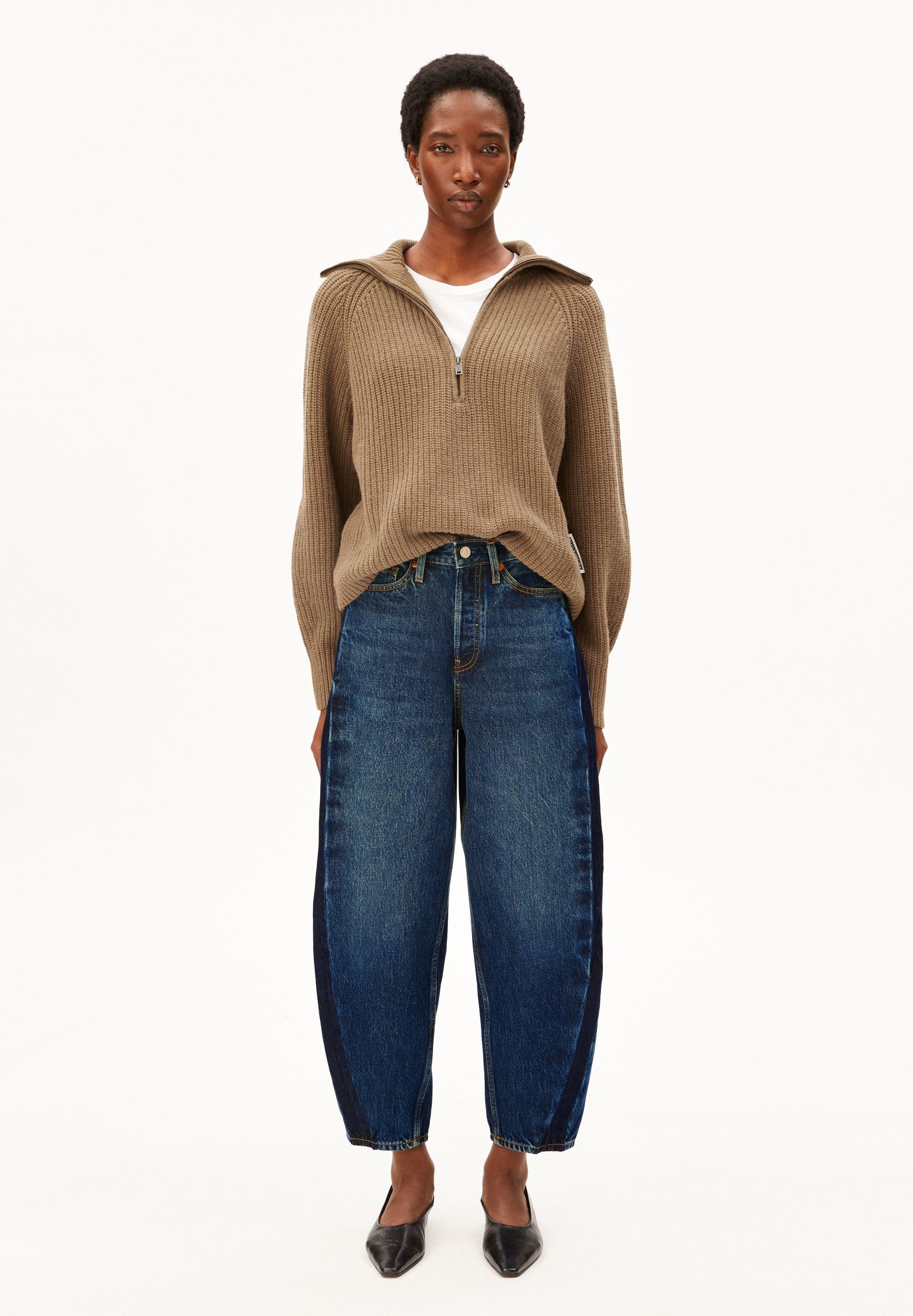 BAARLY High Panel Barrel Jeans in Dunkelblau von ARMEDANGELS – Ansicht 5