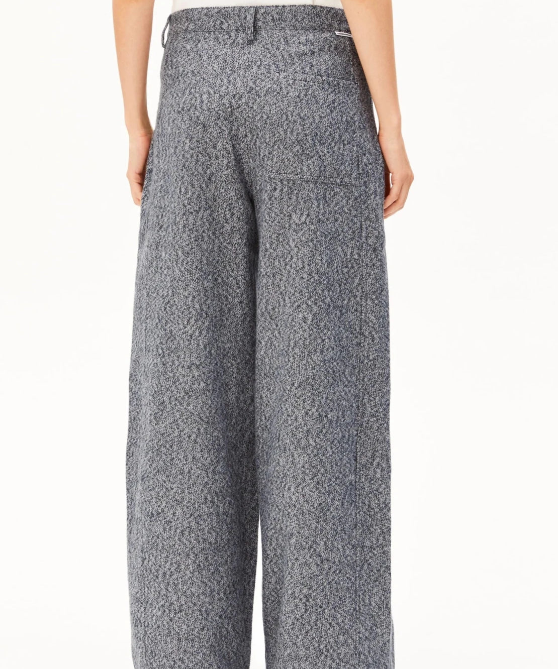 ARMEDANGELS - Tweed Barrel Hose • mid grey melange-oatmilk - ROSA ECK
