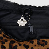 BAGGU - Medium Nylon Crescent Bag Umhängetasche • Leopard - ROSA ECK