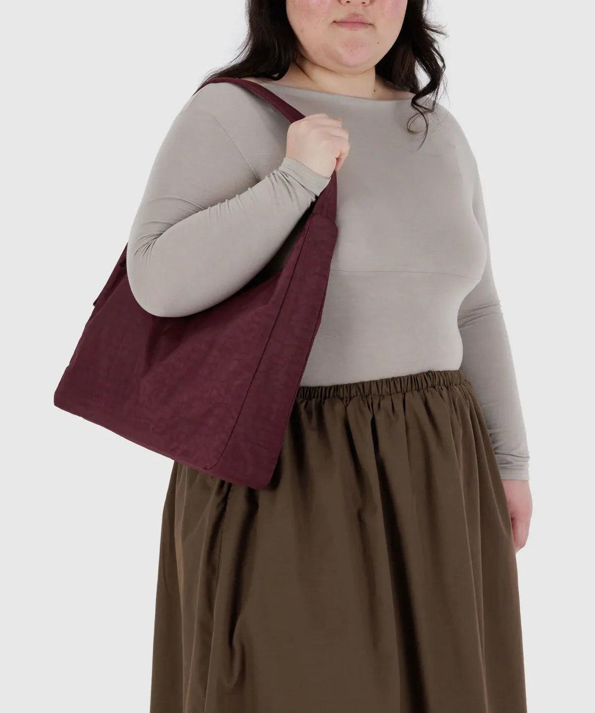 BAGGU - NYLON SHOULDER BAG Schultertasche • Mahogany - Schultertasche - ROSA ECK