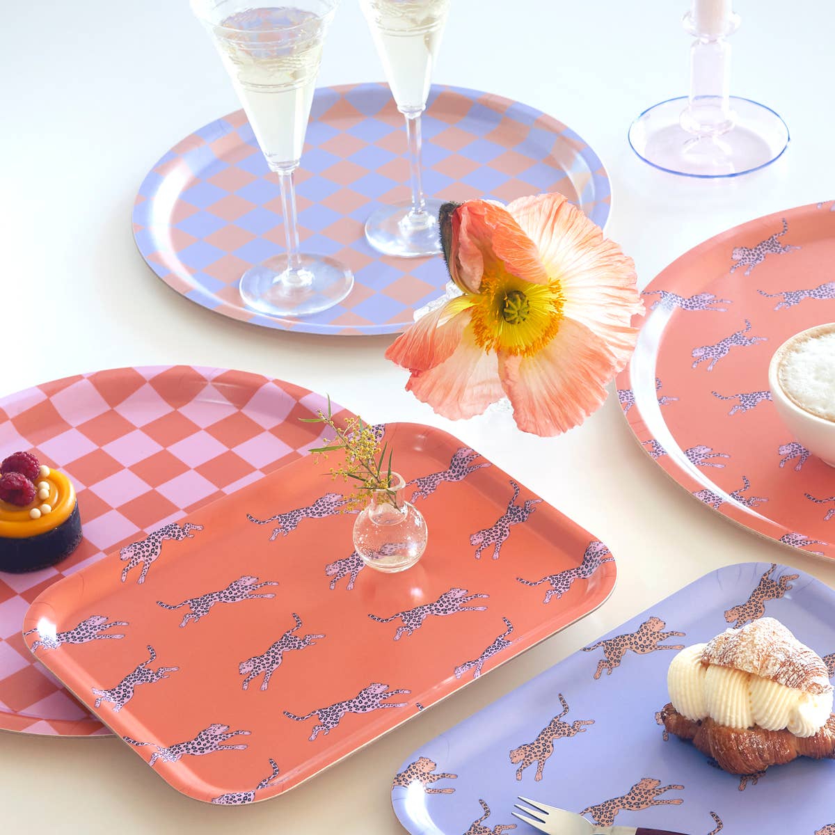BLU KAT - LILAC LEOPARD Serviertablett (27 × 20 cm) - Serviertablett - ROSA ECK Concept Store