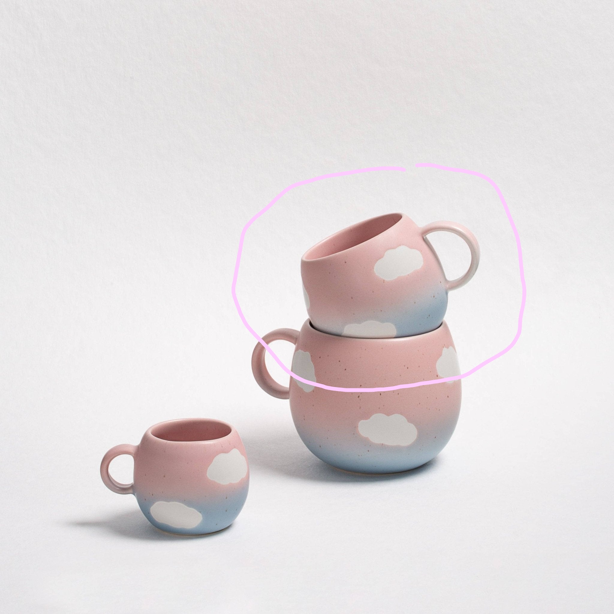 Egg Back Home - CLOUD SUNSET Mittelgroßer Becher (250 ml) - ROSA ECK - Blau, Rosa, Wolke
