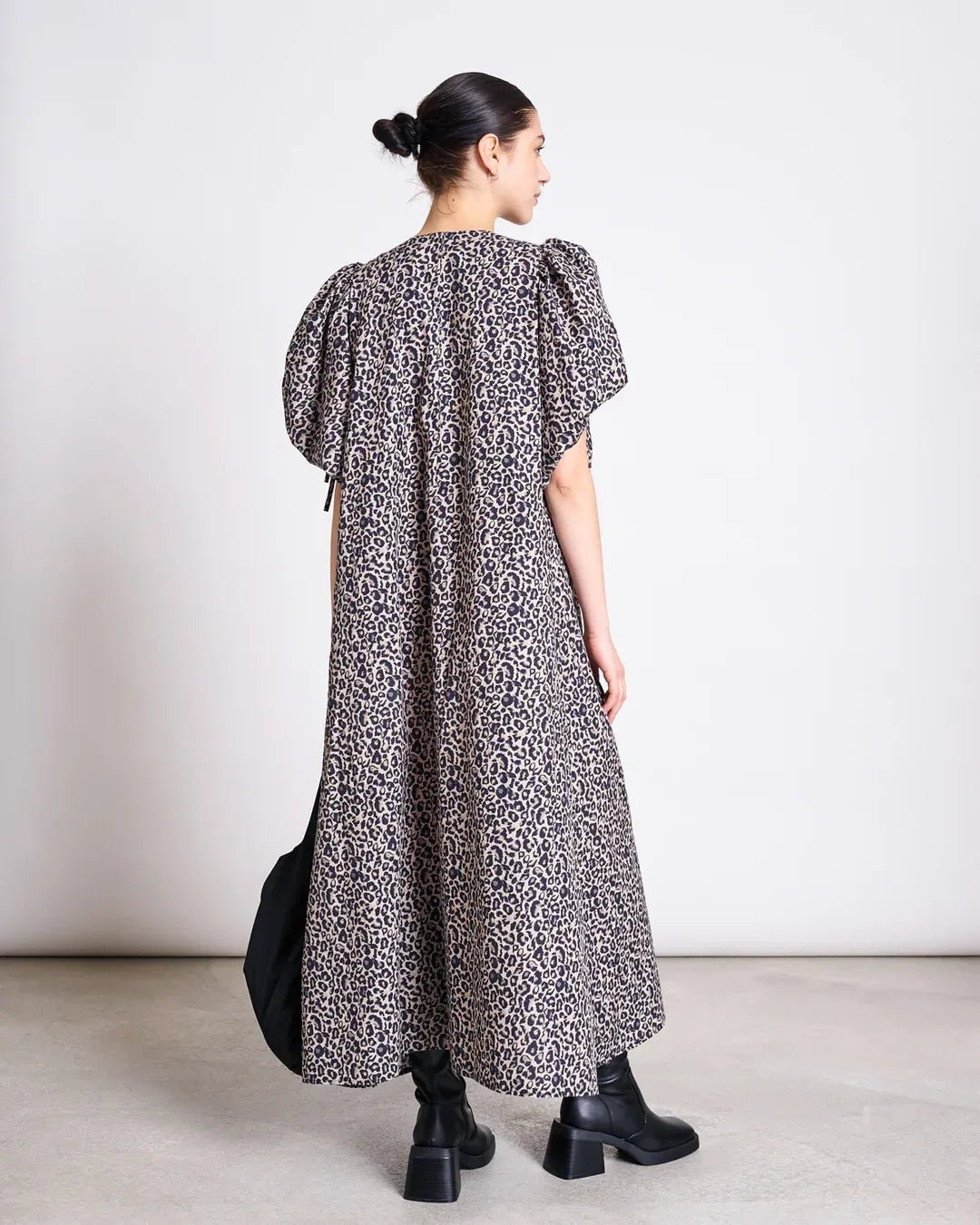JAN ‘N JUNE - DANS Maxikleid • Leo Print - ROSA ECK Concept Store