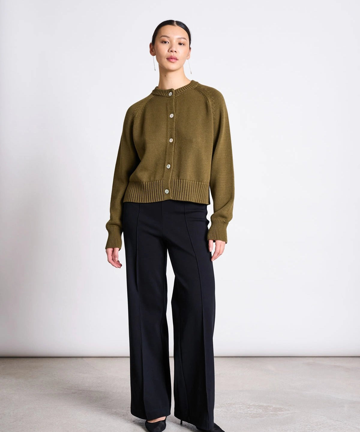 JAN 'N JUNE - SIVIA Strickjacke • Woody Olive - ROSA ECK