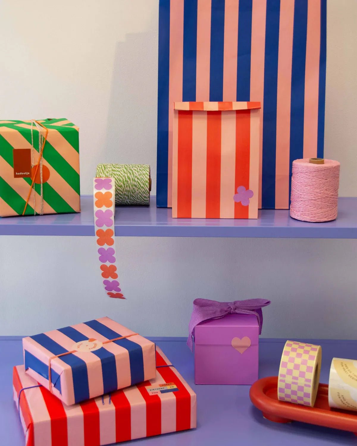 Kado Design - Geschenktüte mit Boden • Streifen Rot/Rosa - Geschenkverpackung - ROSA ECK