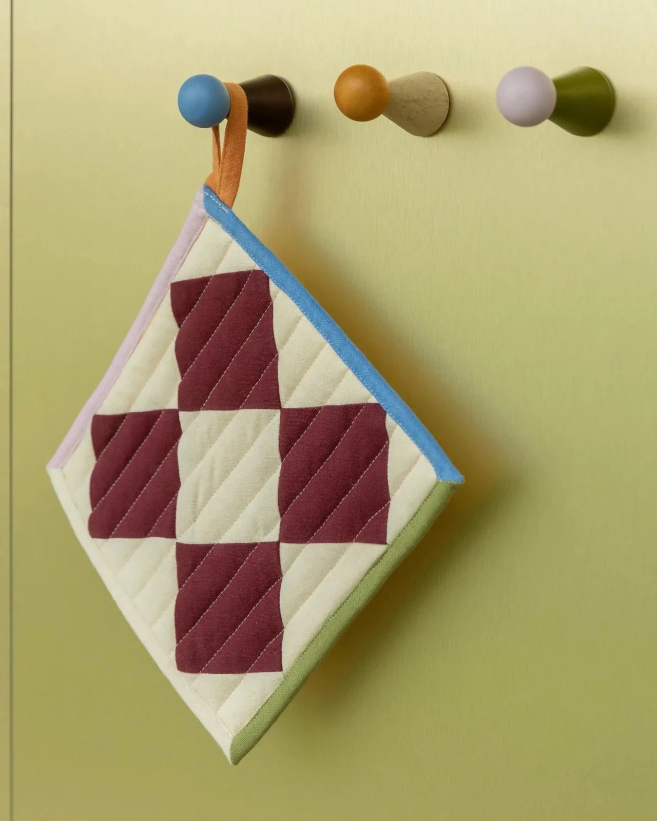 &Klevering - HALMA Wandhaken (2er-Set) • burgundy - ROSA ECK