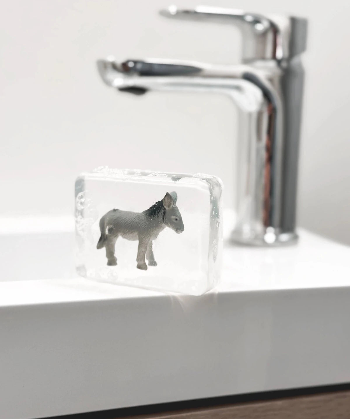 Ludi Soap - Seife mit Figur • Esel - ROSA ECK