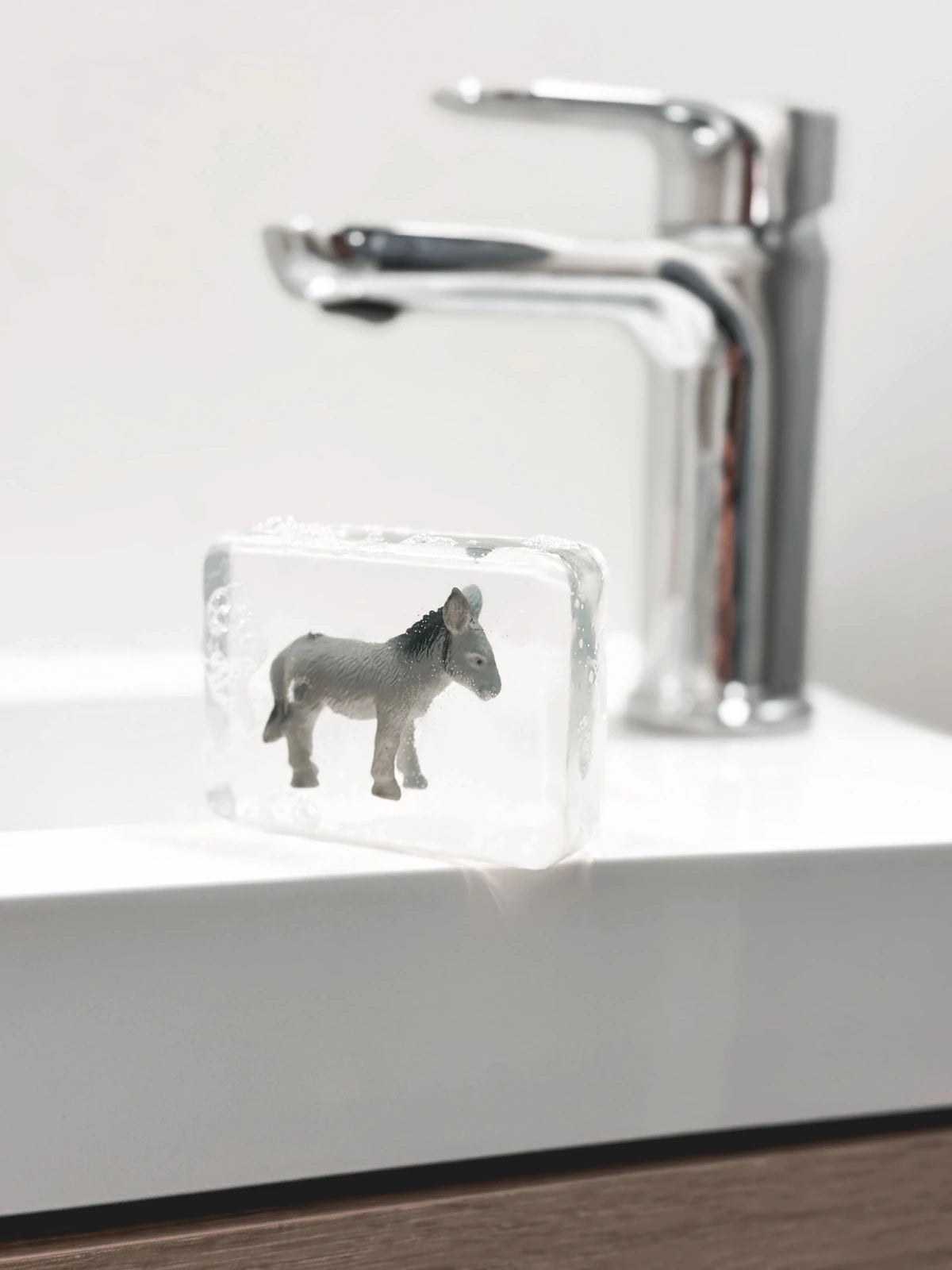 Ludi Soap - Seife mit Figur • Esel - ROSA ECK