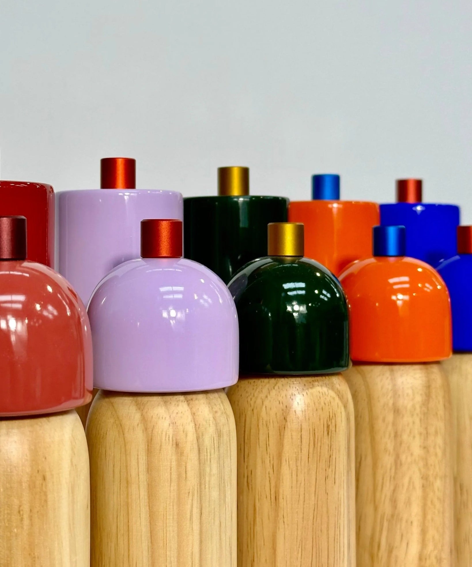 MAEGEN - Medium Salz - und Pfefferstreuer | Navy/Red - Salz - und Pfefferstreuer - ROSA ECK Concept Store