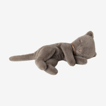 Maileg - Schlafendes Kätzchen (Small) • Grau - ROSA ECK