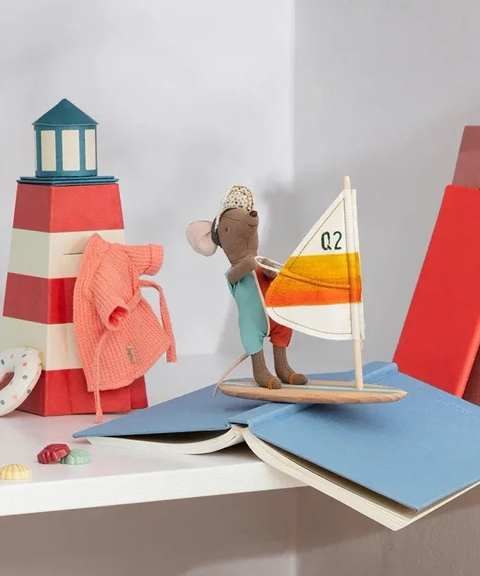 Maileg - Strandmäuse - Surfer großer Bruder - Spielzeug - ROSA ECK Concept Store