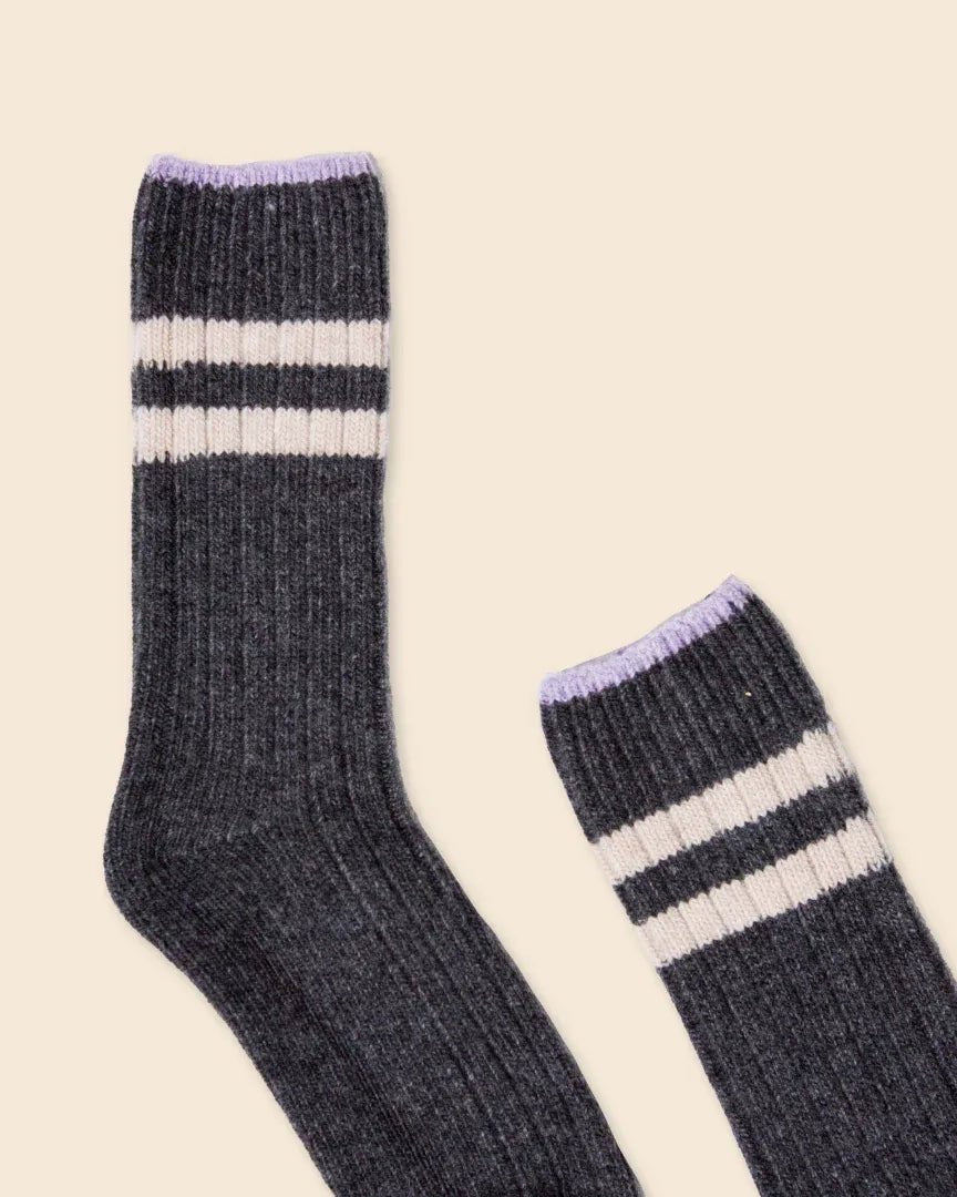 popeia - Dicke Stricksocken aus Wolle • Grau mit Streifen - Socken - ROSA ECK