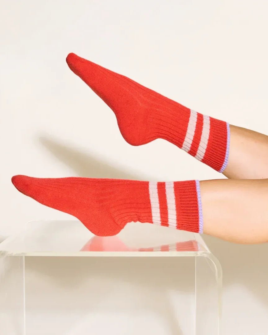 Popeia - Dünne Stricksocken aus Wolle • Rot - Socken - ROSA ECK