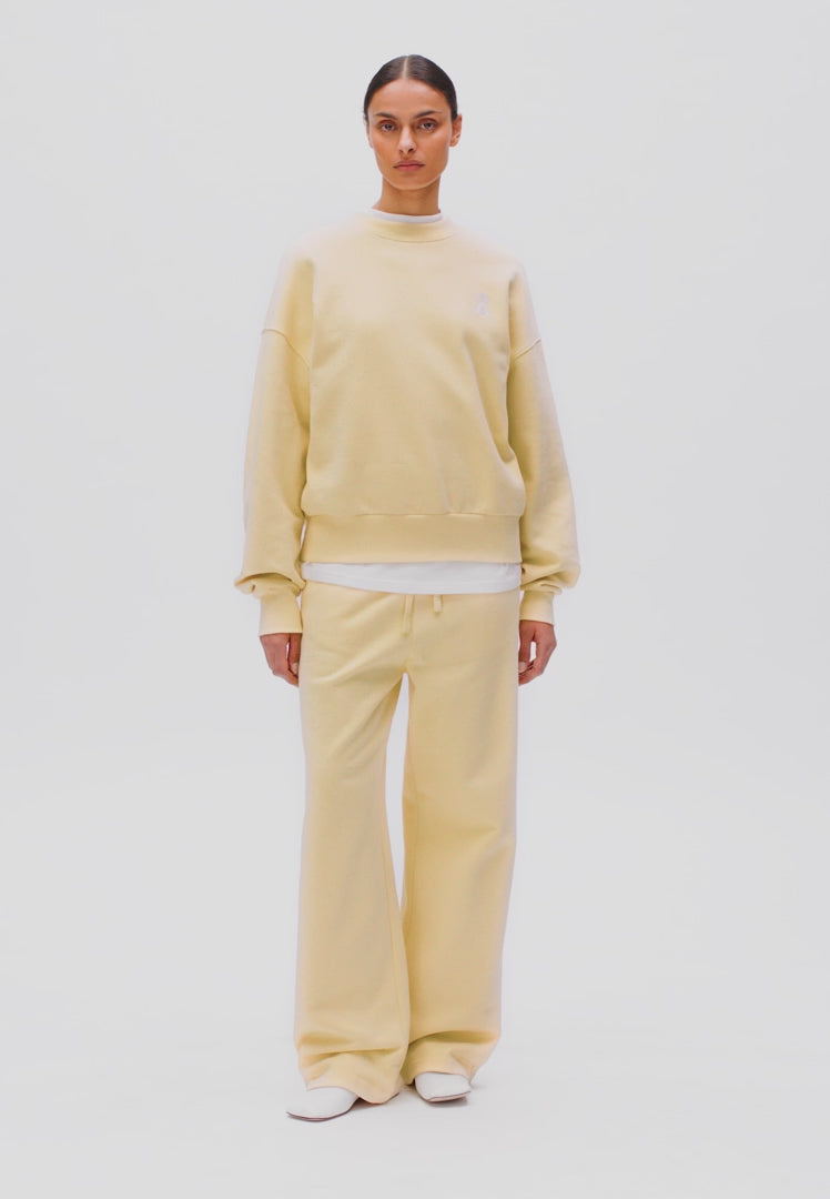 ICONIC Å ALIZAA Pullover • golden hay