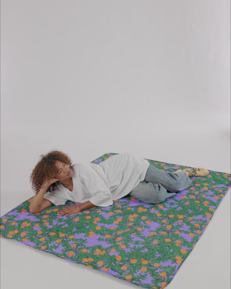 PUFFY PICNIC BLANKET Picknickdecke • Strawberry