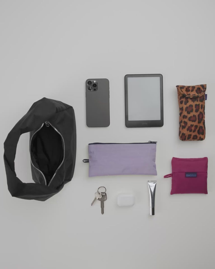 Small Nylon Meringue Bag Schultertasche • Coffee