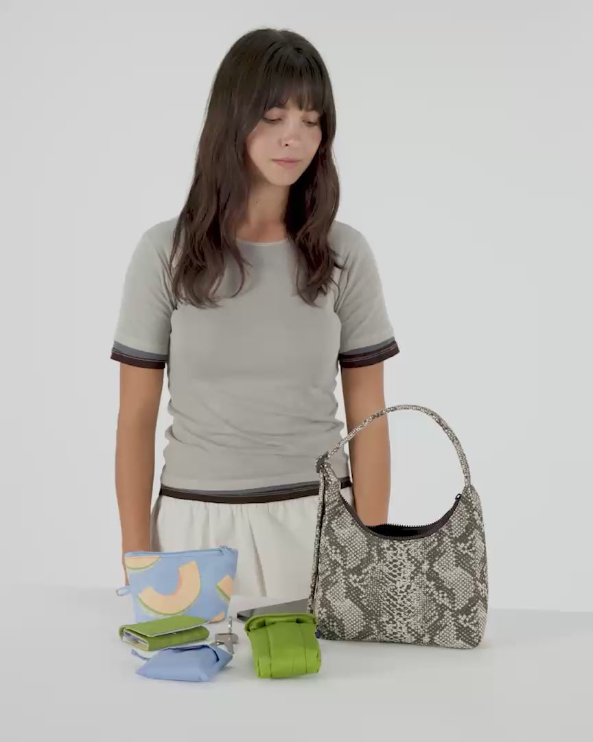 Mini Schultertasche aus Nylon • Green Gingham