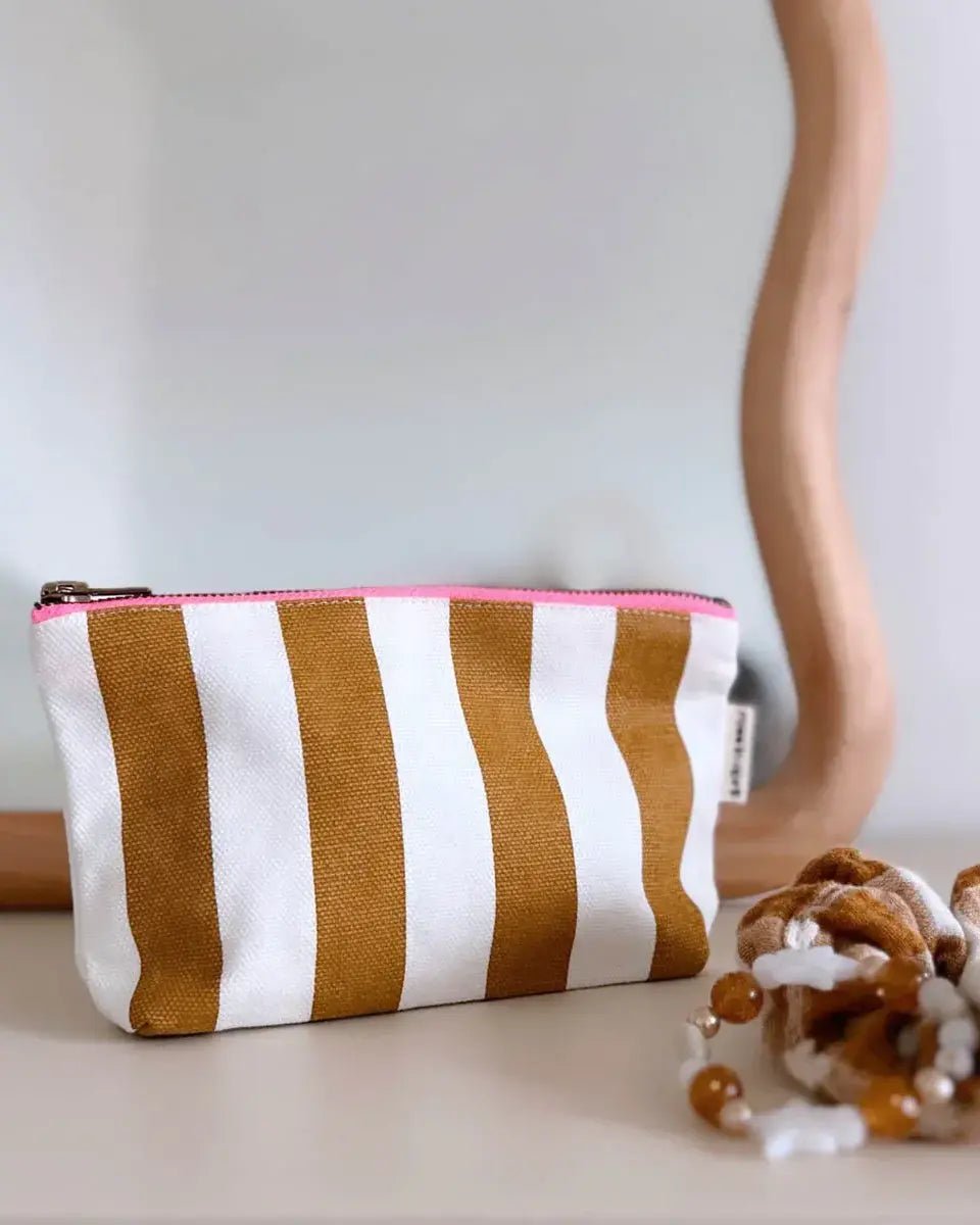 Rose in April - SOFIA Kleiner Kulturbeutel • Stripes Caramel/Ecru - Beutel - ROSA ECK Concept Store