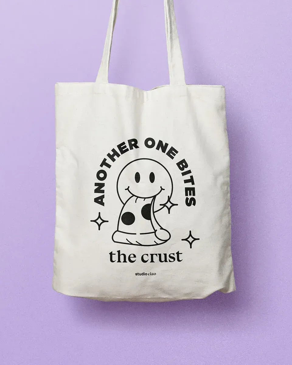 studio ciao - ANOTHER ONE BITES THE CRUST Jutebeutel - Tasche - ROSA ECK Concept Store