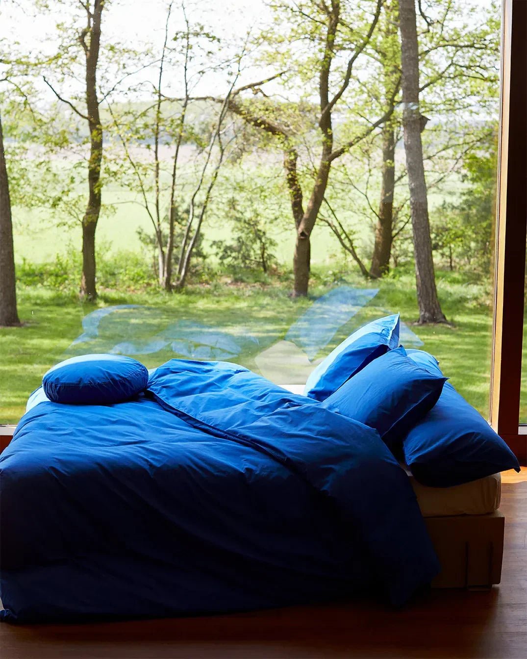 SUITE702 - Bettbezug aus Bio-Baumwolle • Cobalt Blue - ROSA ECK
