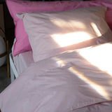 SUITE702 - Gestreifter Bettbezug aus Bio-Baumwolle (135 x 200 cm) • Pink-Ecru - ROSA ECK
