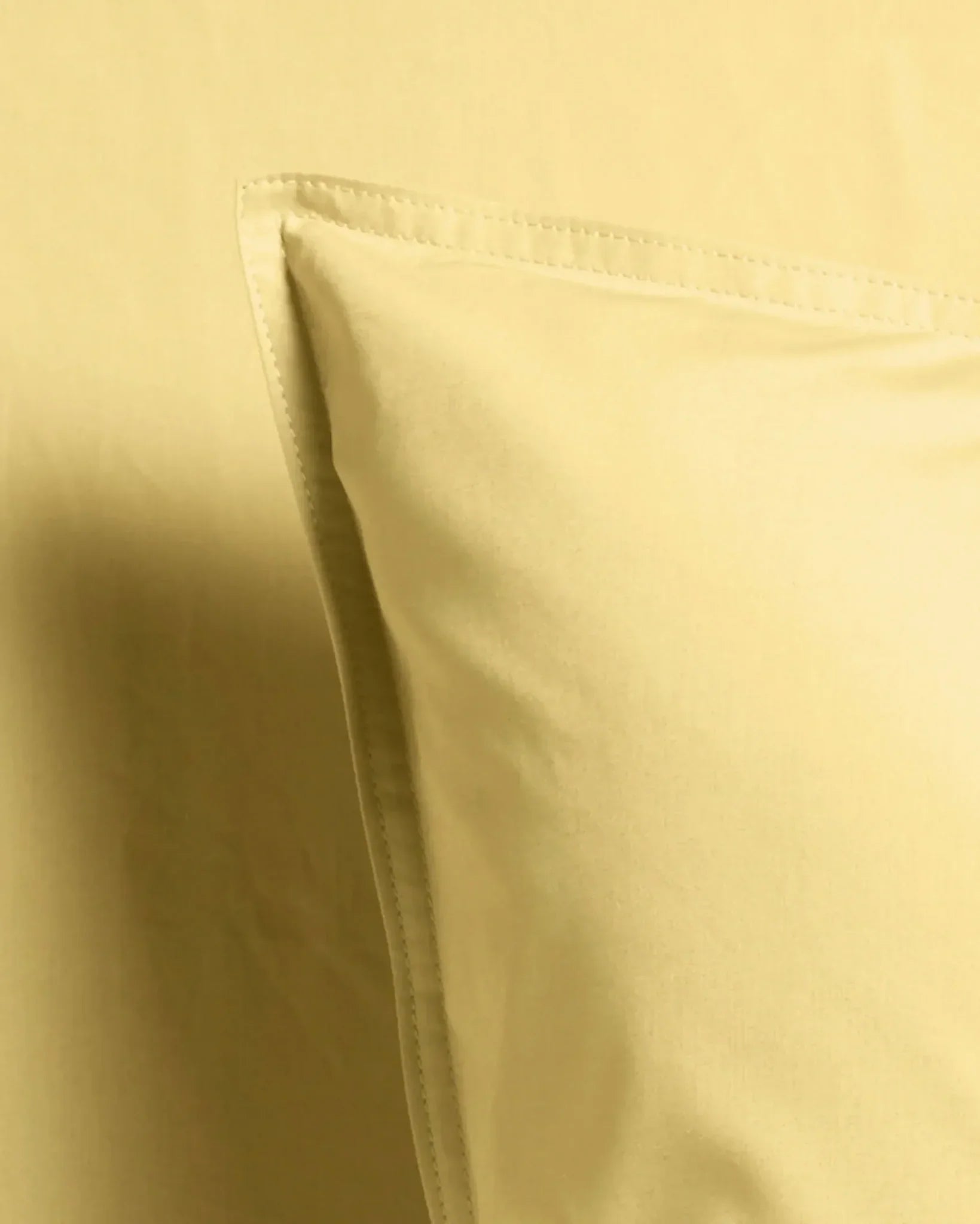 SUITE702 - Kissenbezug aus Bio-Baumwolle (80 x 80 cm) • Butter Yellow - ROSA ECK