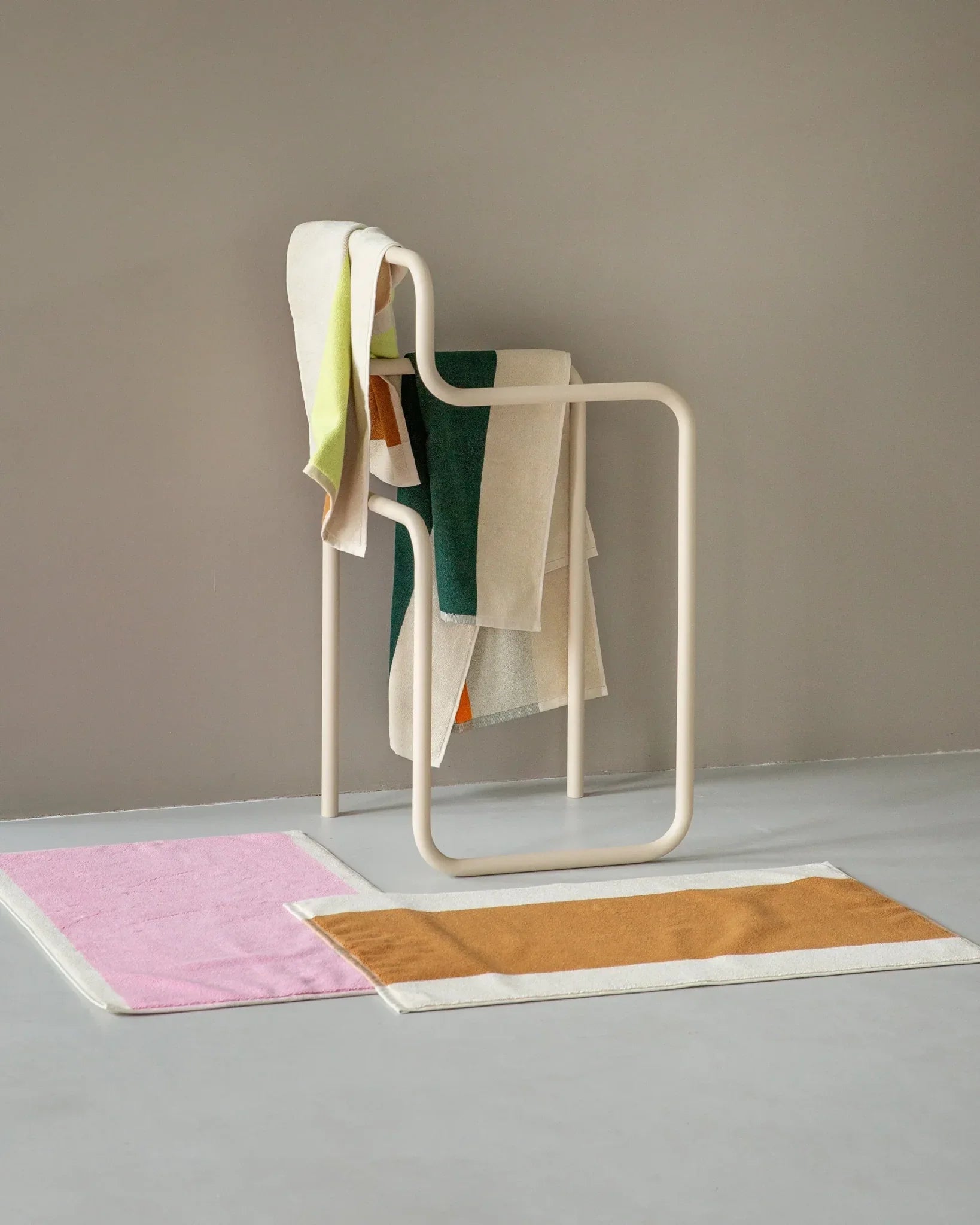 SUITE702 - MARTENS & MARTENS Handtuch (50 x 100 cm) • Dark Green-Orange - ROSA ECK