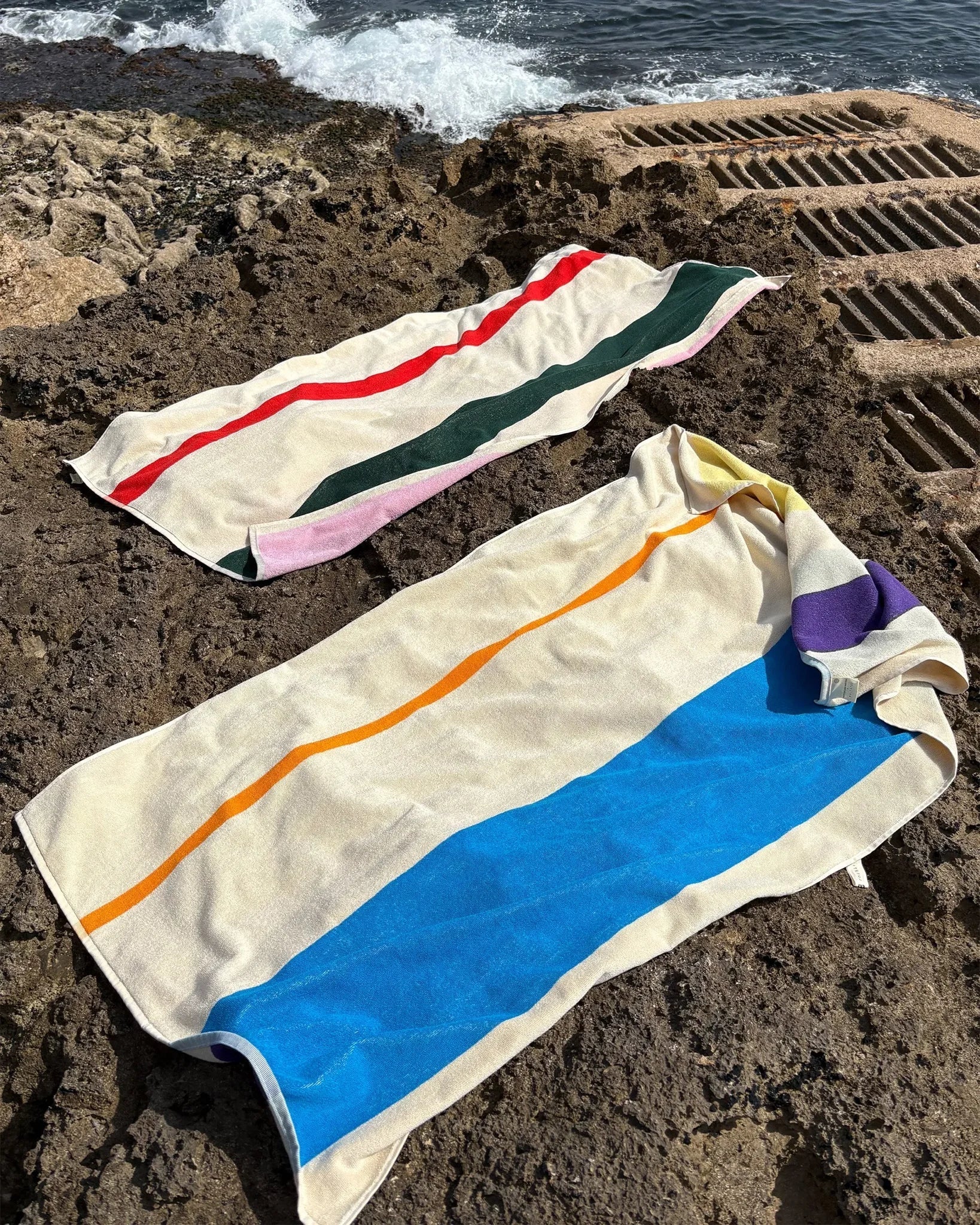 SUITE702 - MARTENS & MARTENS Strandtuch (90 x 180 cm) • Aqua-Orange-Purple-Yellow - ROSA ECK