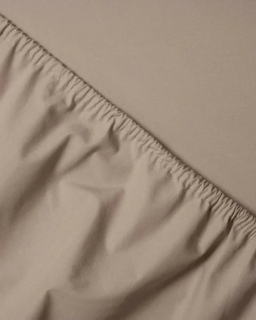 SUITE702 - Spannbettlaken aus Bio-Baumwolle • Camel - ROSA ECK