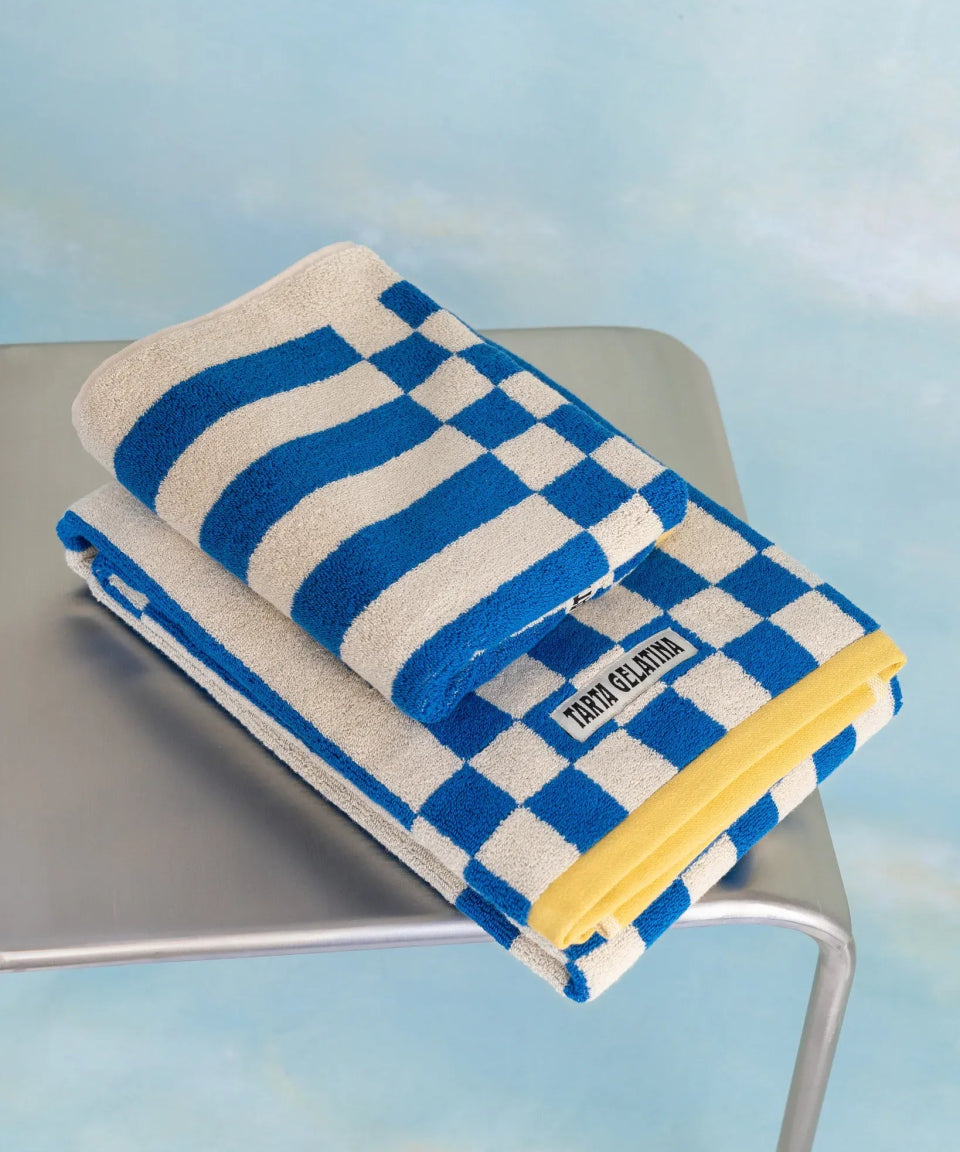 Tarta Gelatina - CLUBHOUSE Handtuch mit Streifen • Blau - Handtuch - ROSA ECK Concept Store