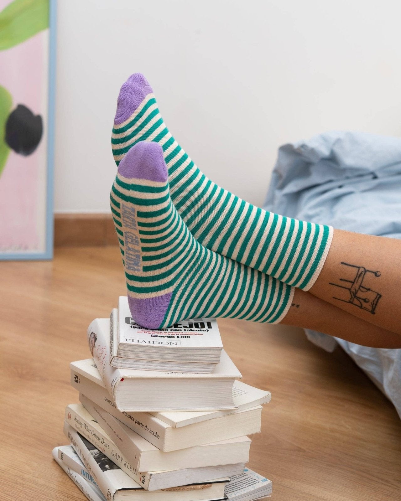Tarta Gelatina - Gestreifte Socken • Aubergine Garden - ROSA ECK