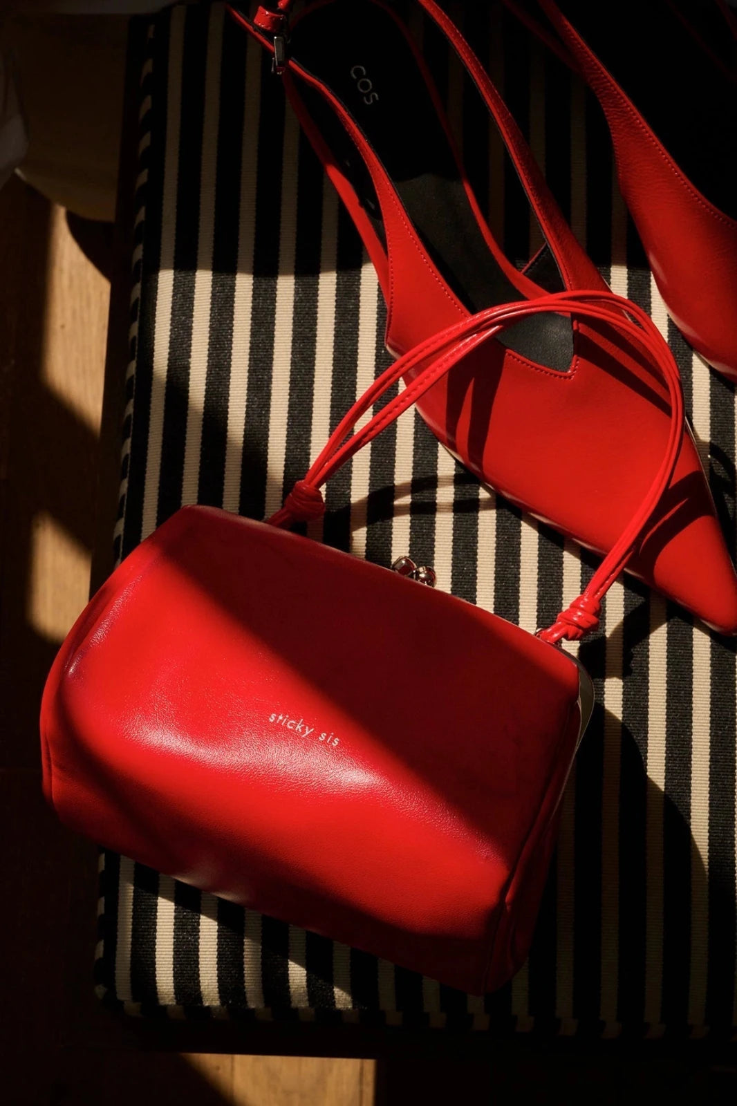 The Sticky Sis Club - CLUB CHIC Mini-Handtasche • chili - ROSA ECK